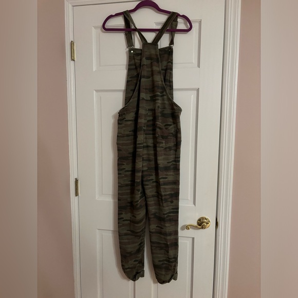 Camp Jumper - Picture 3 of 8